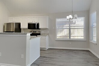 1414 Chesterpoint Dr in Spring, TX - Foto de edificio - Building Photo