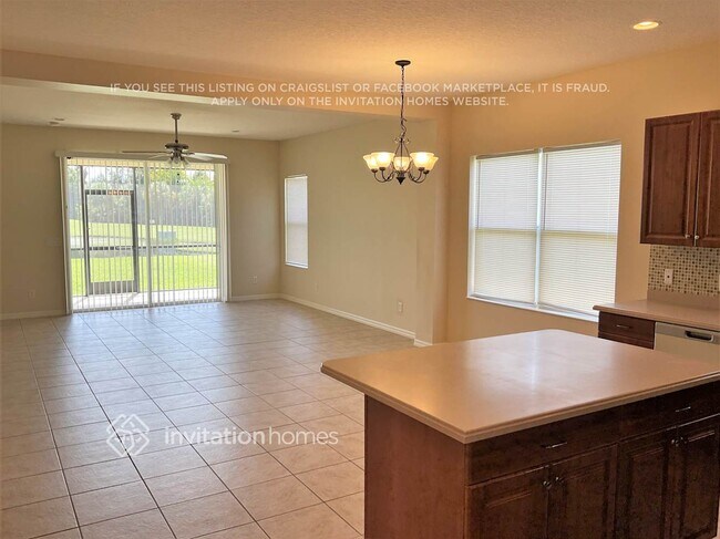 5006 Charles Partin Dr in Parrish, FL - Building Photo - Building Photo