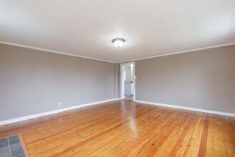 356 Oscawana Lake Rd-Unit -B in Putnam Valley, NY - Foto de edificio - Building Photo