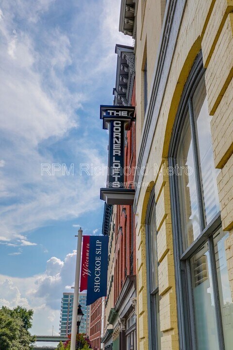 1321 1/2 E Main St in Richmond, VA - Building Photo