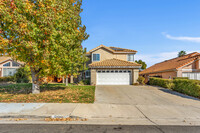 24452 Calle Tassjara in Murrieta, CA - Foto de edificio - Building Photo