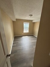 1033 S Brookside Ave in Independence, MO - Building Photo - Building Photo