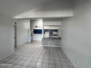 5524 Oakbriar Cir in El Paso, TX - Building Photo - Building Photo
