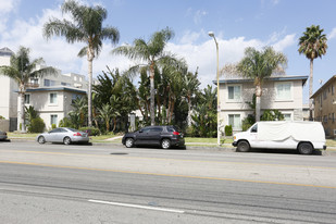 20607 Vanowen St in Winnetka, CA - Building Photo