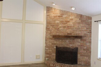 14343 Whitecross Dr in Houston, TX - Building Photo - Building Photo