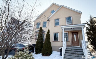 271 Seaside Ave in Stamford, CT - Building Photo