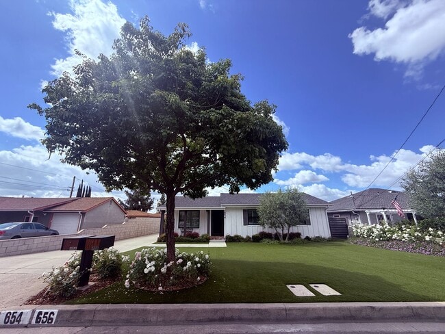 property at 654 W 3rd St