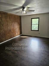 8911 Park Valley Ct in Hobart, IN - Building Photo - Building Photo