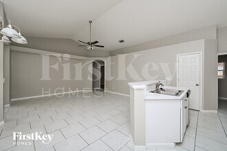 4318 Brooke Dr in Valrico, FL - Building Photo - Building Photo