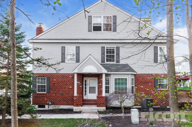 property at 2201 Grant Ct