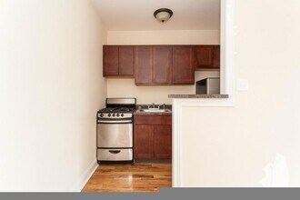 818 W Diversey Pkwy in Chicago, IL - Building Photo - Building Photo