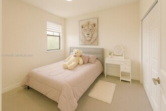 10711 W 32nd Ln in Hialeah, FL - Building Photo - Building Photo