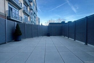 55 1st St in Pelham, NY - Building Photo - Building Photo