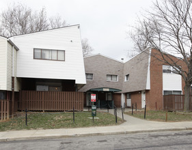 Crosby Square Apartments in Chester, PA - Building Photo - Building Photo