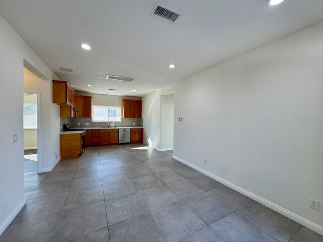 729-729 W 12th St in Pomona, CA - Building Photo - Building Photo