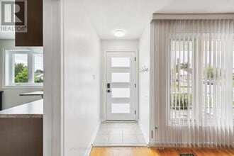 19 Langstone Crescent in Halton Hills, ON - Building Photo - Building Photo