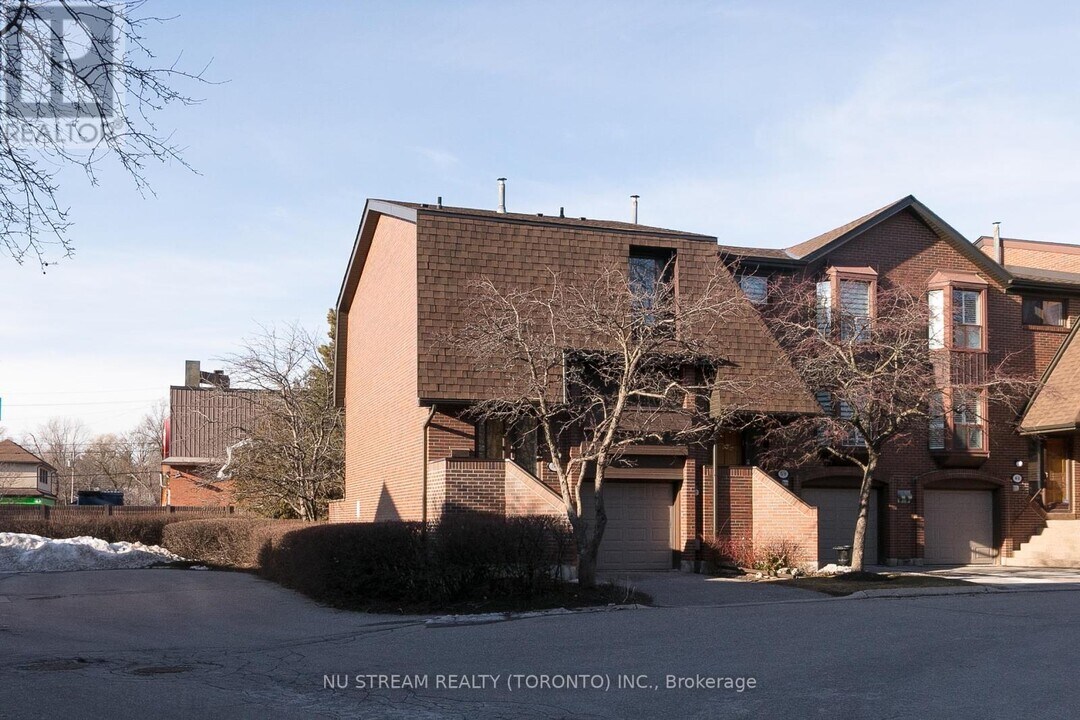 57 Gypsy Roseway in Toronto, ON - Building Photo