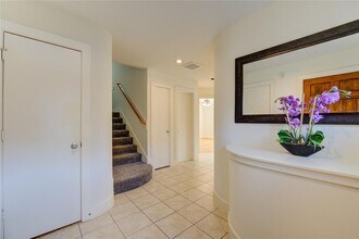 8656 Meadowcroft Dr in Houston, TX - Building Photo - Building Photo