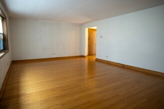7228 S Phillips Ave in Chicago, IL - Building Photo - Building Photo