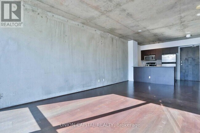 22 Wellesley St E in Toronto, ON - Building Photo - Building Photo