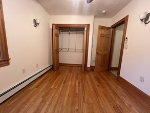 87 Myrtle St, Unit 2M in Boston, MA - Building Photo - Building Photo