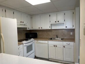 323 Tuscany Ln in Delray Beach, FL - Building Photo - Building Photo