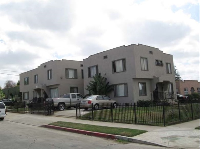 4136 W 22nd Pl in Los Angeles, CA - Foto de edificio