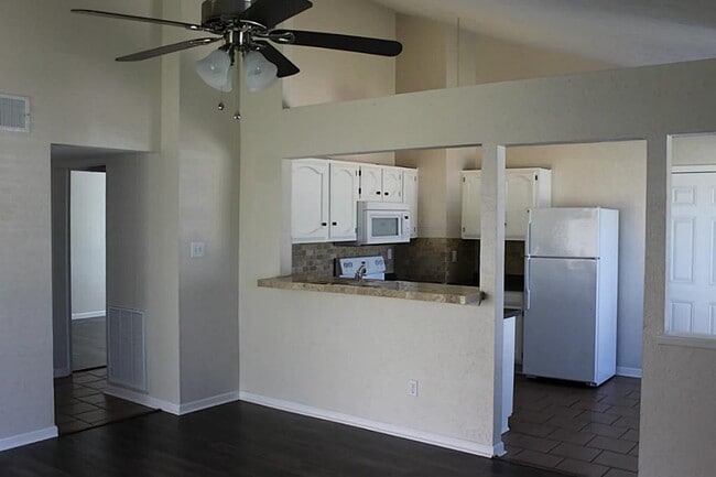 24211 Running Iron Dr in Hockley, TX - Building Photo - Building Photo
