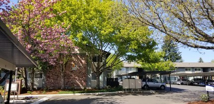 Royal Greens Apartments in Gresham, OR - Foto de edificio - Building Photo