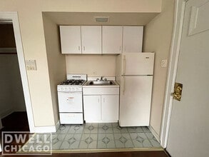6912 N Lakewood Ave, Unit 1 in Chicago, IL - Building Photo - Building Photo