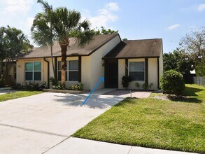 163 Pinewood Ct in Jupiter, FL - Building Photo - Building Photo