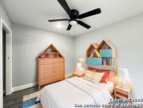 7569 Windsor Oaks in San Antonio, TX - Building Photo - Building Photo