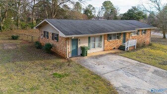 3104 Cumbres Cir NW in Huntsville, AL - Building Photo