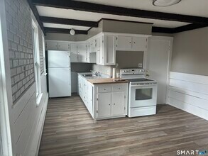 226 Hillside Ave in Torrington, CT - Building Photo - Building Photo