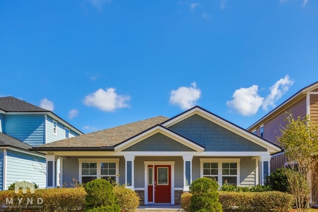 property at 3520 Hawthorn Way