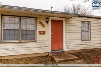 2211 NW 26th St in Lawton, OK - Foto de edificio - Building Photo