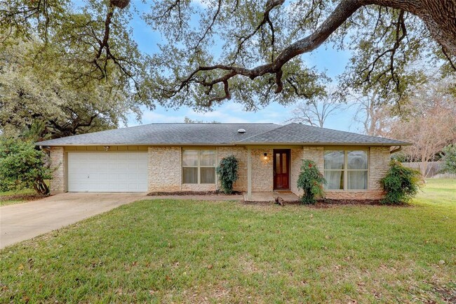 1205 Oak Shadows Cir in Austin, TX - Building Photo - Building Photo