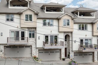 1464 River Rd in Edgewater, NJ - Building Photo - Building Photo