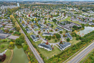 Oak Bend Commons in Canal Winchester, OH - Foto de edificio - Building Photo