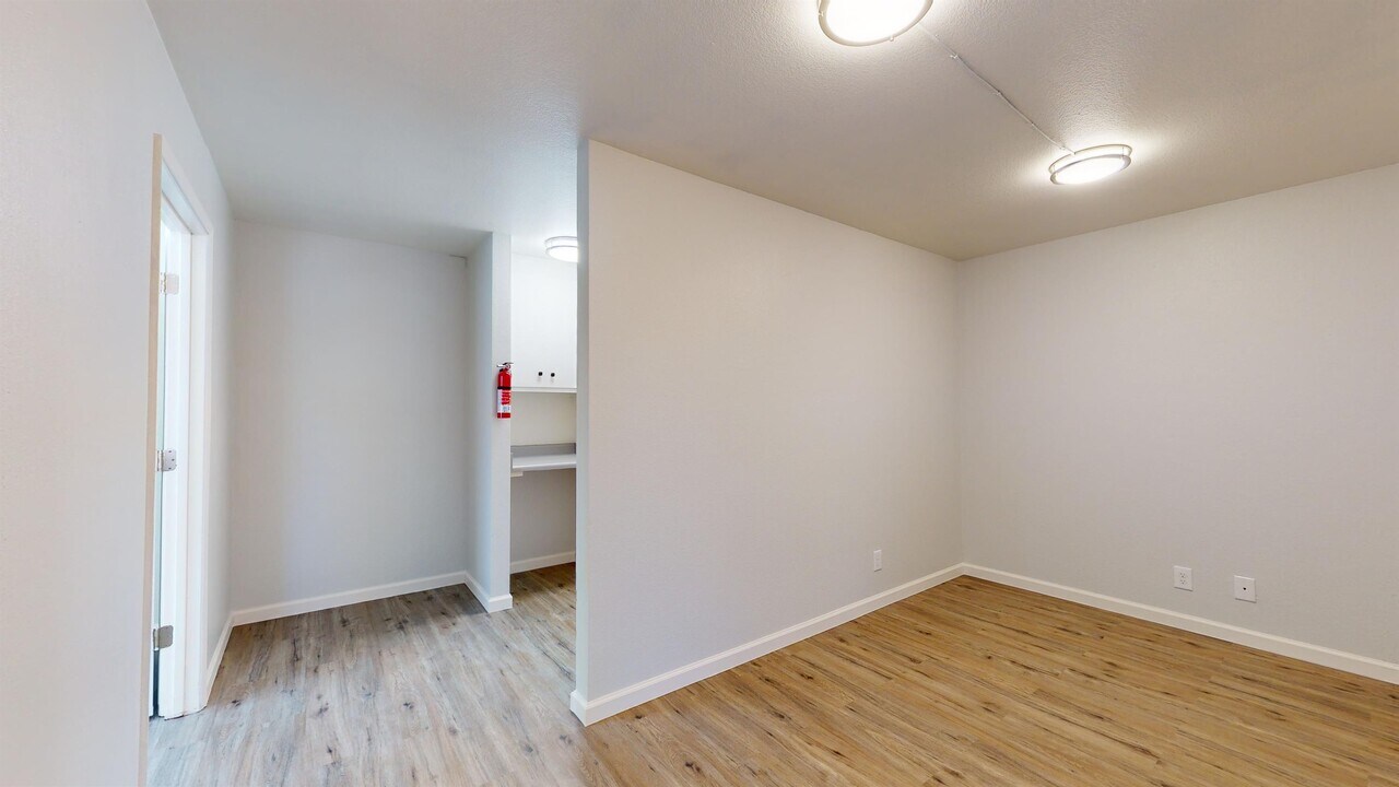 3462 Bechelli Ln-Unit -B in Redding, CA - Building Photo