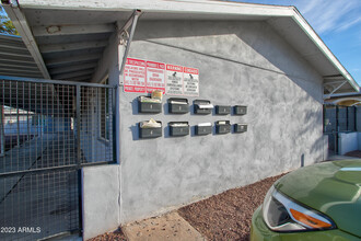 210 E Jones Ave in Phoenix, AZ - Building Photo - Building Photo