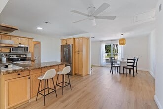 10281 NW 32nd St in Sunrise, FL - Building Photo - Building Photo