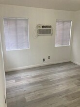 5842 Lexington Ave in Los Angeles, CA - Building Photo - Building Photo