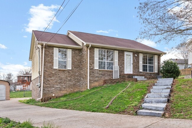 property at 2025 Windroe Dr