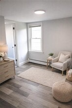 15 Rock St in Bristol, RI - Building Photo - Building Photo