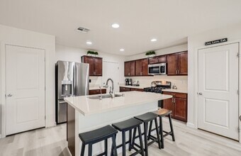 3663 Via Mariposa Ave in Las Vegas, NV - Building Photo - Building Photo