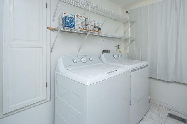 property at 1791 Dunbarton Dr