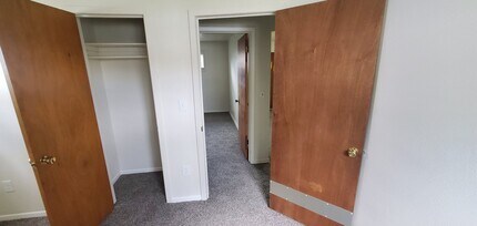 4217 N Burns Rd in Spokane Valley, WA - Foto de edificio - Building Photo