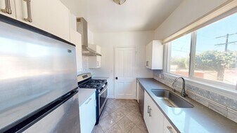 4302 Garthwaite in Los Angeles, CA - Building Photo