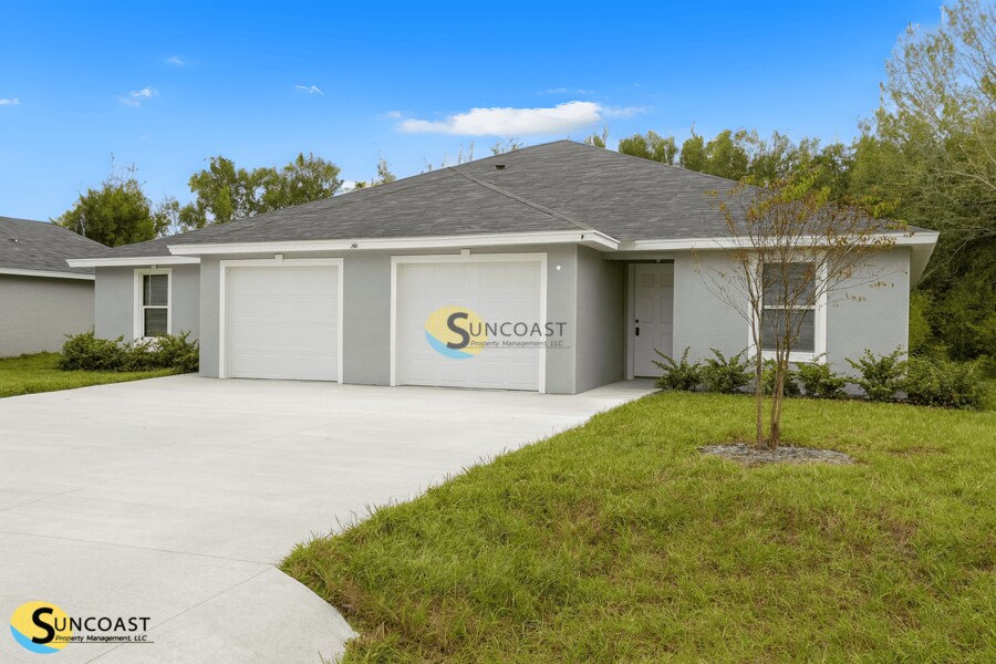 22 Wood Arbor Ln in Palm Coast, FL - Building Photo